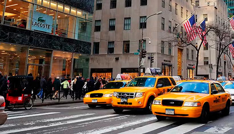 Explorando a Quinta Avenida: Compras de Luxo em Nova York para Brasileiros